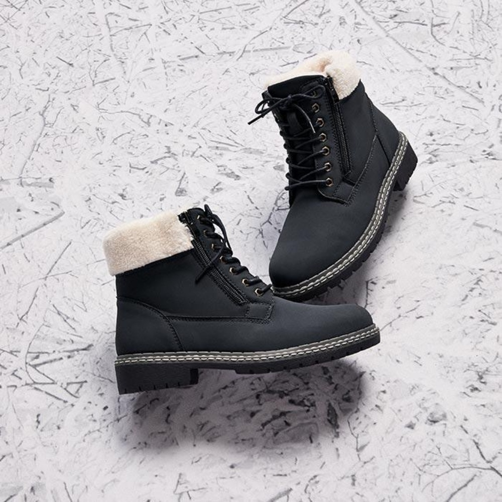 Faux Sherpa boots size 7.  New.